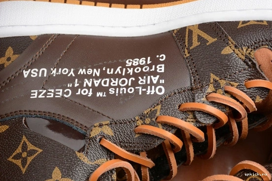 Rep EP 1 AQ0818-158 AIR JORDAN O-W -LouiV CASE) (WITH AQ0818-158 0108